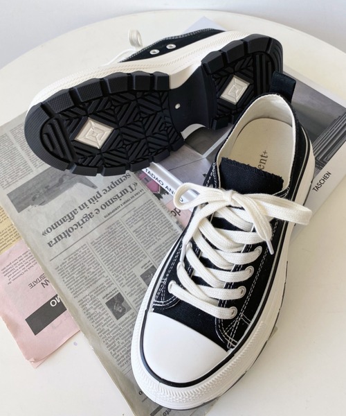 moment+(モーメントプラス)の「ローカットスニーカー(スニーカー・レディース・ブラック・LL)」の8枚目の写真