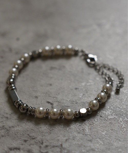 SPINNS（スピンズ）の「ビーズブレスレット（ブレスレット・メンズ・シルバー系その他/ブラック×シルバー・ONESIZE）」の6枚目の写真