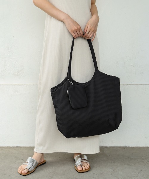 Bab(バブ)の「ポーチ付き軽量キルティング ヌビバッグ(トートバッグ・レディース・オフホワイト/ブルー/ブラック/ピンク・ONESIZE)」の3枚目の写真