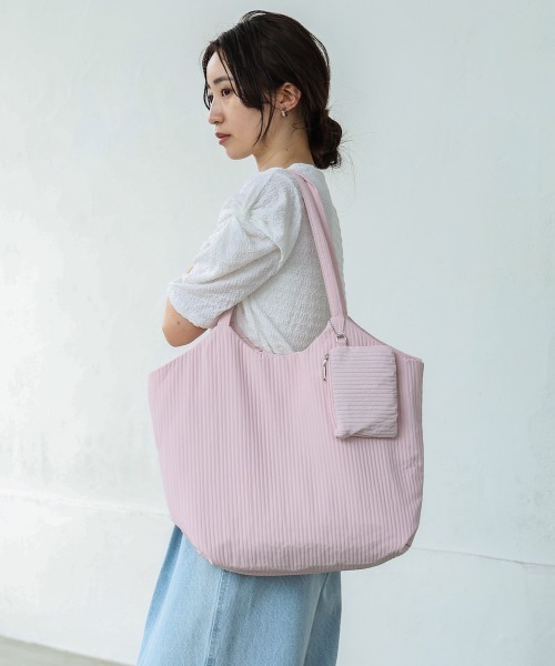 Bab(バブ)の「ポーチ付き軽量キルティング ヌビバッグ(トートバッグ・レディース・オフホワイト/ブルー/ブラック/ピンク・ONESIZE)」の17枚目の写真