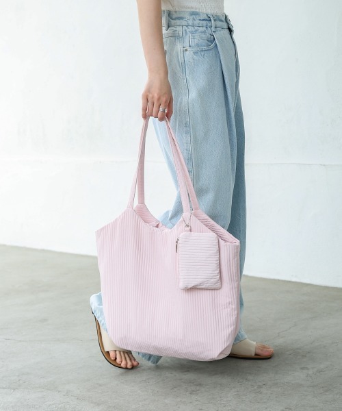 Bab(バブ)の「ポーチ付き軽量キルティング ヌビバッグ(トートバッグ・レディース・オフホワイト/ブルー/ブラック/ピンク・ONESIZE)」の18枚目の写真