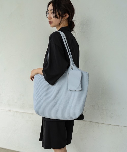 Bab(バブ)の「ポーチ付き軽量キルティング ヌビバッグ(トートバッグ・レディース・オフホワイト/ブルー/ブラック/ピンク・ONESIZE)」の13枚目の写真