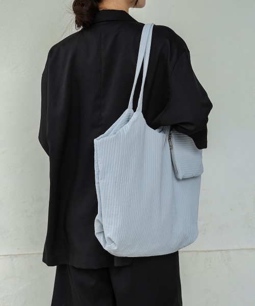 Bab(バブ)の「ポーチ付き軽量キルティング ヌビバッグ(トートバッグ・レディース・オフホワイト/ブルー/ブラック/ピンク・ONESIZE)」の14枚目の写真