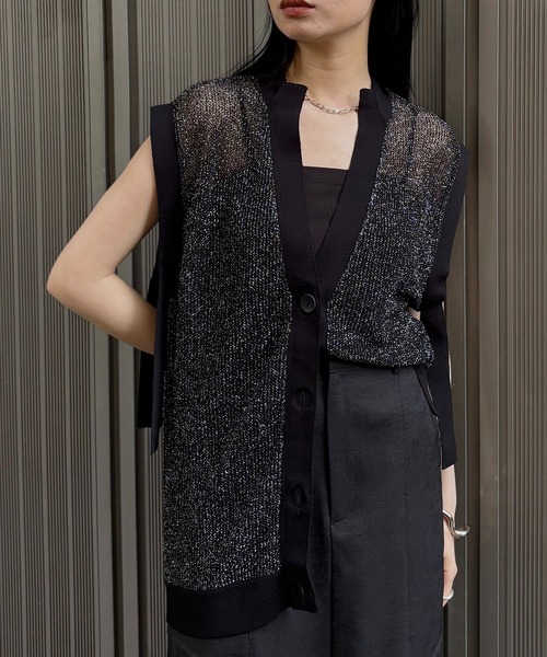 &g'aime（アンジェム）の「【＆g'aime】ラメメッシュ編みカーディガン　Lurex Mesh Knit Cardigan（ベスト・レディース・ブラック/グレイッシュベージュ・FREE）」の4枚目の写真