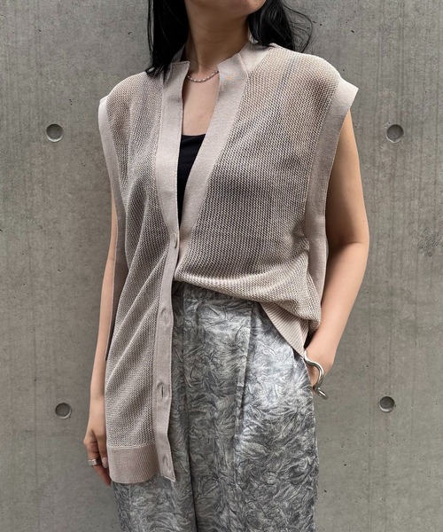 &g'aime（アンジェム）の「【＆g'aime】ラメメッシュ編みカーディガン　Lurex Mesh Knit Cardigan（ベスト・レディース・ブラック/グレイッシュベージュ・FREE）」の14枚目の写真