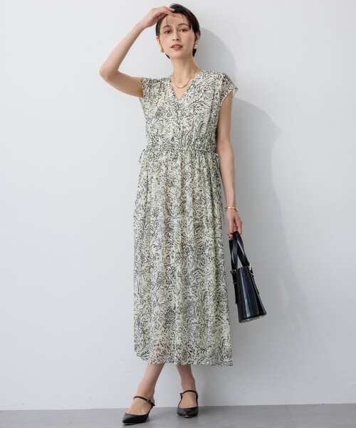23区 L(ニジュウサンクオオキイサイズ)の「【洗える】アンティークフラワープリント ワンピース(ワンピース・レディース・ホワイト系5/ブラック系5・44/46/48)」の4枚目の写真