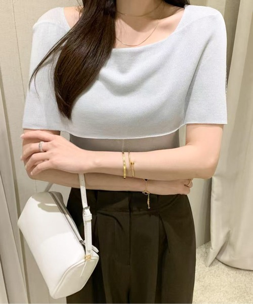 AMAJI(アマジ)の「スリットケープカラーノースリニットトップス(ニット/セーター・レディース・ベージュ/ホワイト×ブラック/ブラック/サックスブルー・FREE)」の11枚目の写真