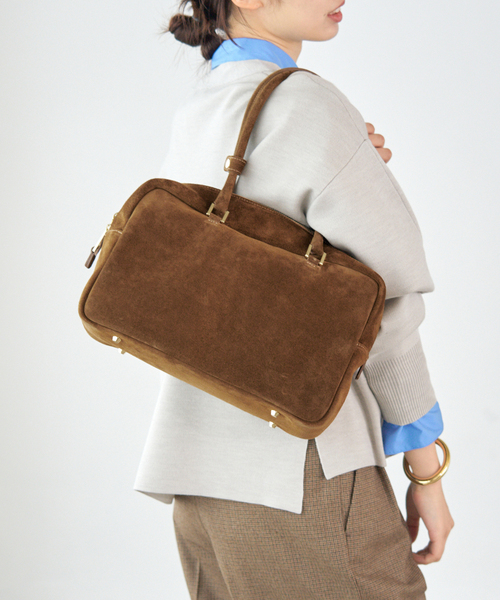 IENA（イエナ）の「Manuel MILANO/マニュエルミラノ SUEDE BOSTON スエードボストンバッグ（ボストンバッグ・レディース・ブラウン/キャメル・FREE）」の9枚目の写真