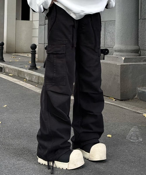 NOWLE（ノウル）の「【NOWLE】ヴィンテージライク ルーズフィット カーゴパンツ（カーゴパンツ・メンズ・グレー/ブラウン/ブラック・LARGE/MEDIUM/X-LARGE/SMALL）」の2枚目の写真