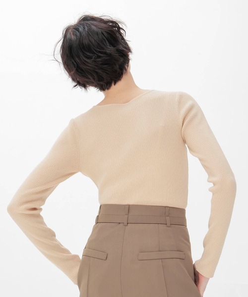 DRESSLAVE(ドレスレイブ)の「2way rib slit pull(2wayリブスリットプルオーバー)(ニット/セーター・レディース・バーガンディー/ベージュ/ブラック・38)」の11枚目の写真
