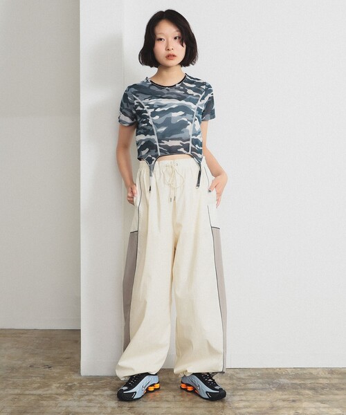 Ray BEAMS(レイビームス)の「レース キリカエ トラックパンツ(その他パンツ・レディース・オフホワイト/ネイビー・0/1)」の3枚目の写真