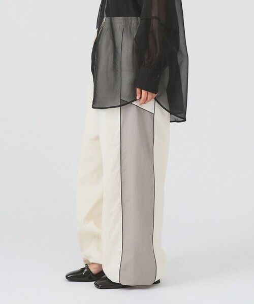 Ray BEAMS(レイビームス)の「レース キリカエ トラックパンツ(その他パンツ・レディース・オフホワイト/ネイビー・0/1)」の13枚目の写真