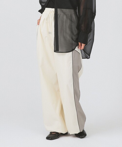 Ray BEAMS(レイビームス)の「レース キリカエ トラックパンツ(その他パンツ・レディース・オフホワイト/ネイビー・0/1)」の14枚目の写真