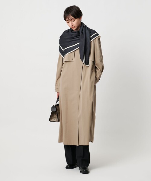 UNITED ARROWS（ユナイテッドアローズ）の「トリミング スカーフ（ストール/ショール・レディース・ベージュ/ネイビー・FREE）」の10枚目の写真