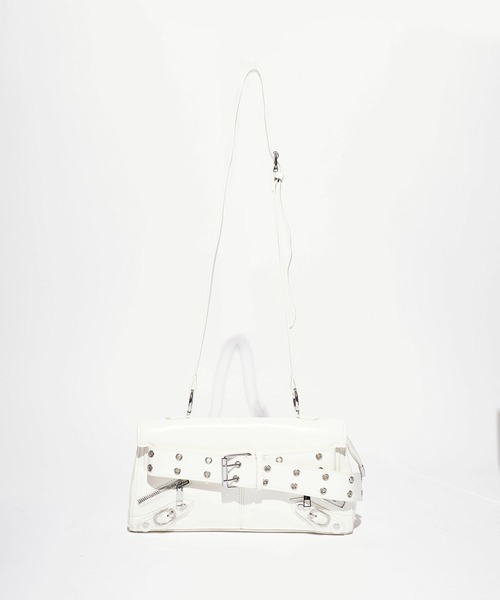 Chick（チック）の「Belt Design Shoulder Bag/ベルトデザインショルダーバッグ（ショルダーバッグ・レディース・シルバー/ブラック/ホワイト/レッド・FREE）」の6枚目の写真