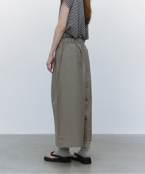 ELOOPS(イーループス)の「【ELOOPS】ハイウエスト コットンナイロン ワイドアンクル丈パンツ(その他パンツ・レディース・グレイッシュベージュ/ブラック/ホワイト・M/L/S)」の9枚目の写真