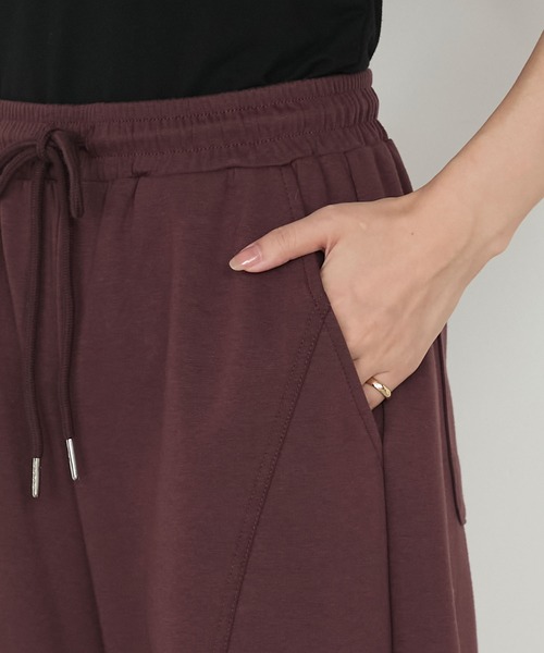 forksy.(フォルクシー)の「【forksy.】ルーズシルエットカットワイドカーブパンツ(スウェットパンツ・レディース・ブラウン/チャコール/杢グレー/ブラック・FREE)」の7枚目の写真