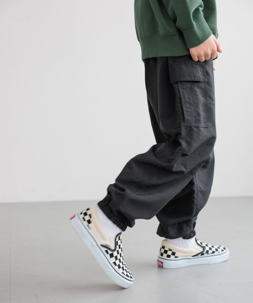 BAYFLOW（ベイフロー）の「[ウエスト調整可☆通学にも♪]ワイドカーゴパンツ(KIDS)（カーゴパンツ・キッズ・カーキ/ブラック/ラベンダー・150cm/140cm/130cm/120cm/110cm）」の7枚目の写真