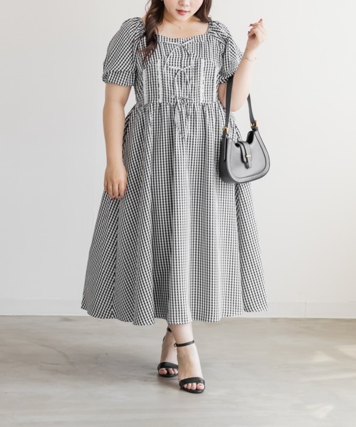 CLETTE(クレット)の「CLETTEオリジナルレース使いピンタックワンピース(ワンピース・レディース・ブルー/ブラック/ブラック系その他・LL/3L/4L)」の2枚目の写真