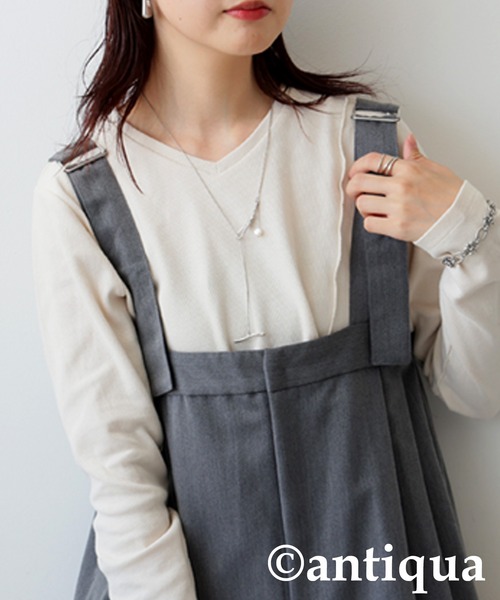 antiqua(アンティカ)の「シュッと美 メロウデザイン トップス(Tシャツ/カットソー・レディース・ブルー系その他/グリーン系その他/グレー系その他/ブラック系その他/ホワイト系その他/ダークグレー/アイボリー/グリーン/ブルー/ブラック・P/R)」の2枚目の写真