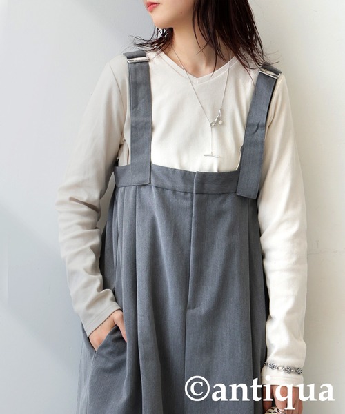 antiqua(アンティカ)の「シュッと美 メロウデザイン トップス(Tシャツ/カットソー・レディース・ブルー系その他/グリーン系その他/グレー系その他/ブラック系その他/ホワイト系その他/ダークグレー/アイボリー/グリーン/ブルー/ブラック・P/R)」の11枚目の写真
