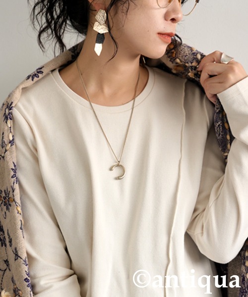 antiqua(アンティカ)の「シュッと美 メロウデザイン トップス(Tシャツ/カットソー・レディース・ブルー系その他/グリーン系その他/グレー系その他/ブラック系その他/ホワイト系その他/ダークグレー/アイボリー/グリーン/ブルー/ブラック・P/R)」の21枚目の写真