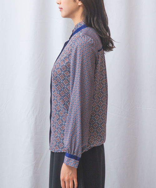 【NARACAMICIE】幾何柄サテンボウタイ付長袖ブラウス　I ネイビー セール】【NARACAMICIE】幾何柄サテンボウタイ付長袖ブラウス（シャツ