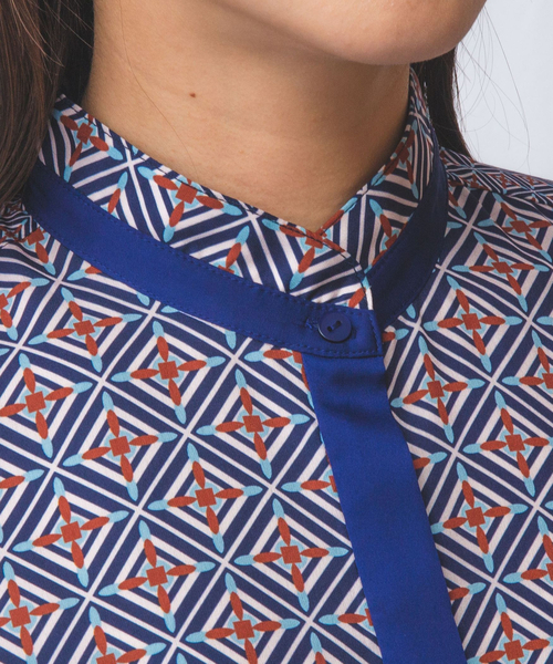 セール】【NARACAMICIE】幾何柄サテンボウタイ付長袖ブラウス（シャツ