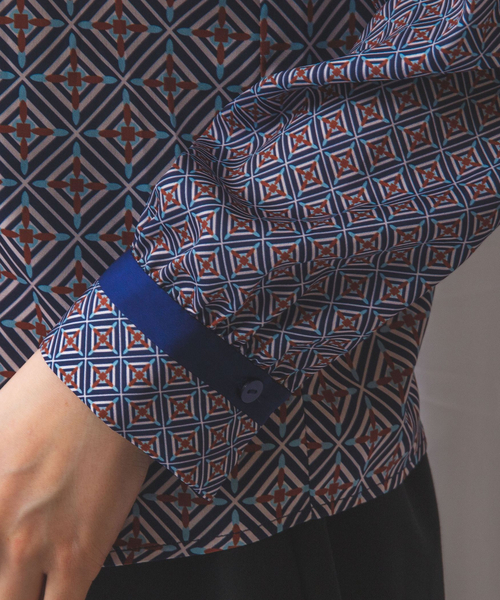 セール】【NARACAMICIE】幾何柄サテンボウタイ付長袖ブラウス（シャツ