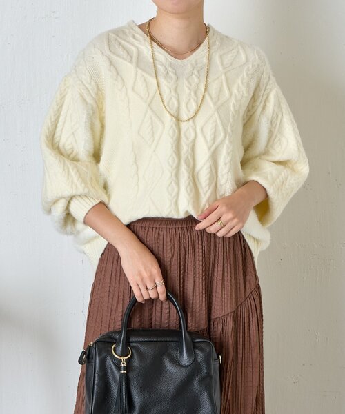 Jena espace merveilleux（ジェナ　エスパスメルヴェイユ）の「【後ろ姿で惹きつける】バックレースアップニット（ニット/セーター・レディース・アイボリー/ベージュ/ネイビー・FREE）」の15枚目の写真