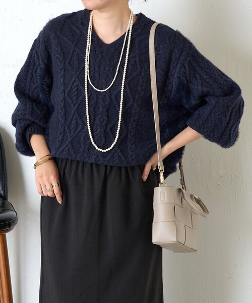 Jena espace merveilleux（ジェナ　エスパスメルヴェイユ）の「【後ろ姿で惹きつける】バックレースアップニット（ニット/セーター・レディース・アイボリー/ベージュ/ネイビー・FREE）」の5枚目の写真