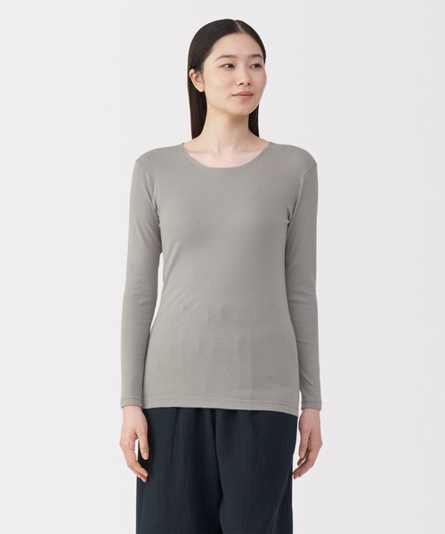無印良品(ムジルシリョウヒン)の「婦人 あったか綿 クルーネック長袖Tシャツ(インナーウェア/肌着・レディース・ブラウン系/ライトベージュ/ブラック/オフホワイト・XL/L/M/S)」の3枚目の写真