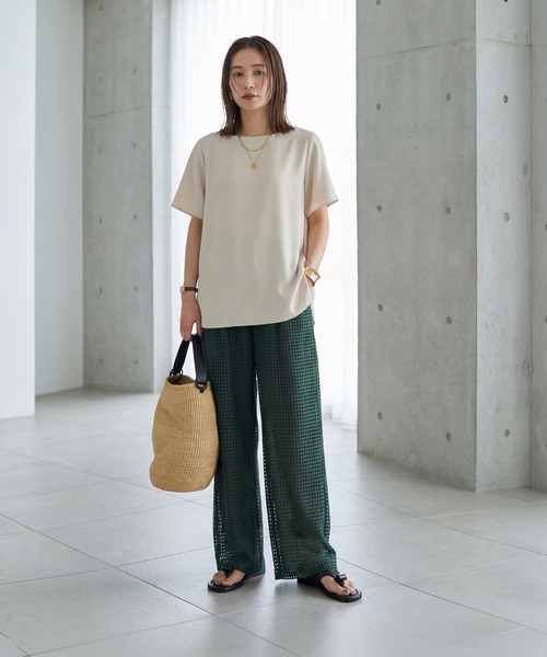 STYLE DELI(スタイルデリ)の「スルスルシンプル洗練ブラウス(シャツ/ブラウス・レディース・ブラック/ライトベージュ/ブラウン系・FREE)」の4枚目の写真