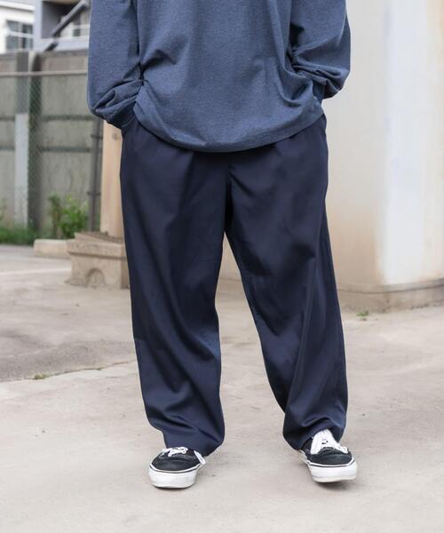 URBAN RESEARCH（アーバンリサーチ）の「Wide Dad　DAD EASY WIDE PANTS（その他パンツ・メンズ・チャコールグレー/ネイビー・1/2）」の4枚目の写真