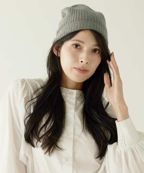 アーツ＆サイエンス、ベージュニット帽、カシミヤ感のある素材感。ユニセックス。 アーツ＆サイエンス、ベージュニット帽、カシミヤ感のある素材感。ユニ