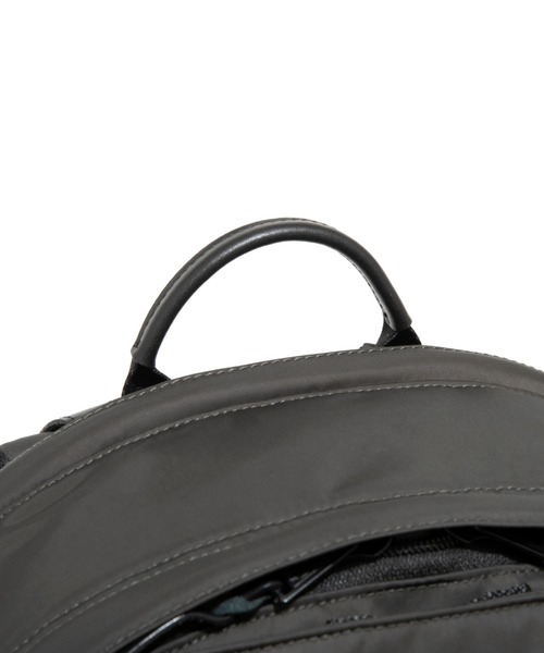 UNTRACK(アントラック)の「アントラック リュックサック CITY DS B4サイズ収納可能 15.6inchPC収納 26L 2気室 60396(バックパック/リュック・メンズ・ブラック/グレー・FREE)」の18枚目の写真