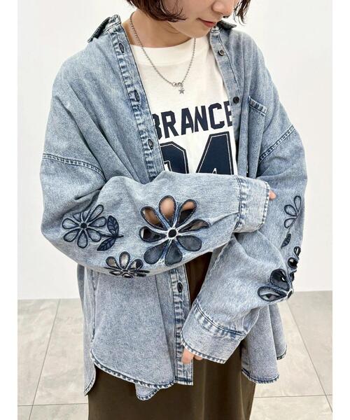 SM2(エスエムツー)の「くり抜きフラワー刺繍シャツ(シャツ/ブラウス・レディース・ブラック/ブルー/カーキ・F)」の3枚目の写真