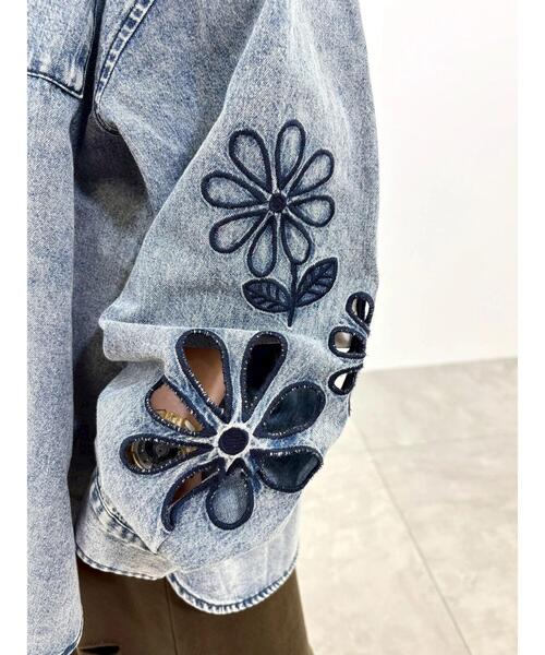 SM2(エスエムツー)の「くり抜きフラワー刺繍シャツ(シャツ/ブラウス・レディース・ブラック/ブルー/カーキ・F)」の9枚目の写真
