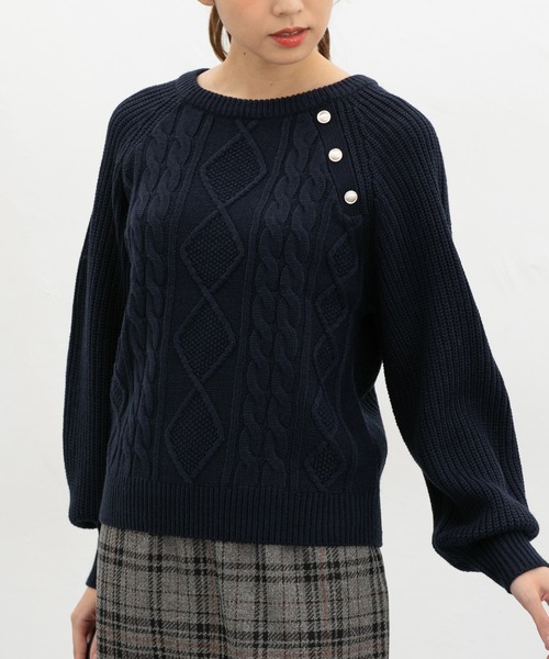 金釦付ケーブル編ニット（ニット/セーター）｜Honeys（ハニーズ）の