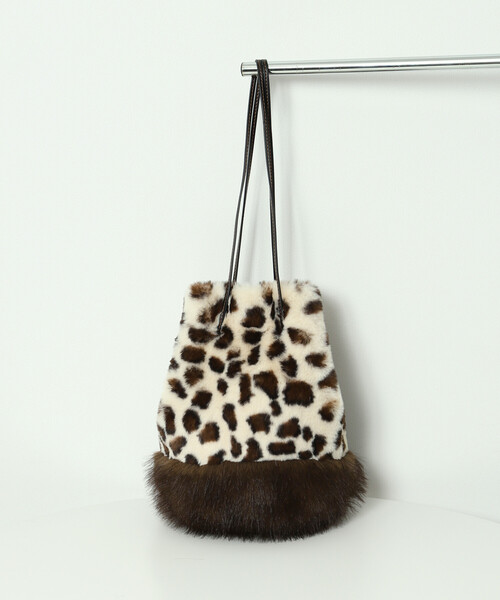 Firsthand(ファーストハンド)の「Firsthand/ファーストハンド フェイクファー アニマル キンチャクバッグ(ショルダーバッグ・レディース・オフホワイト/ブラウン・ONE SIZE)」の7枚目の写真