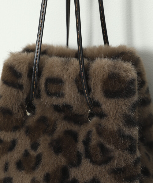 Firsthand(ファーストハンド)の「Firsthand/ファーストハンド フェイクファー アニマル キンチャクバッグ(ショルダーバッグ・レディース・オフホワイト/ブラウン・ONE SIZE)」の10枚目の写真