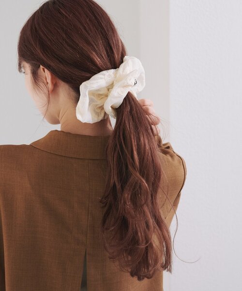 Kastane（カスタネ）の「【fiw.】スクエア花柄レースシュシュ（シュシュ・レディース・ブラック/アイボリー・FREE）」の6枚目の写真