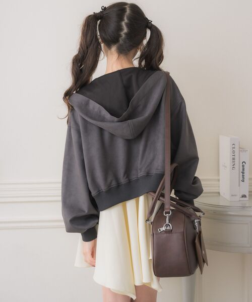 ems excite（エムズエキサイト）の「スエードリボンパーカー（パーカー・レディース・ブラウン/チャコールグレー/ナチュラル・FREE）」の8枚目の写真