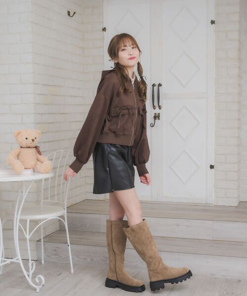 ems excite（エムズエキサイト）の「スエードリボンパーカー（パーカー・レディース・ブラウン/チャコールグレー/ナチュラル・FREE）」の7枚目の写真