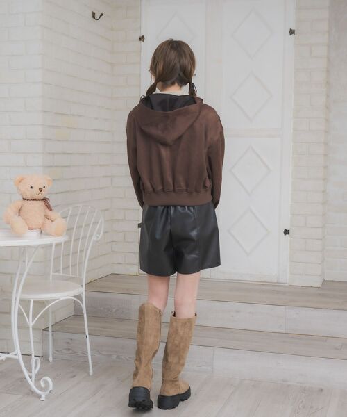 ems excite（エムズエキサイト）の「スエードリボンパーカー（パーカー・レディース・ブラウン/チャコールグレー/ナチュラル・FREE）」の11枚目の写真