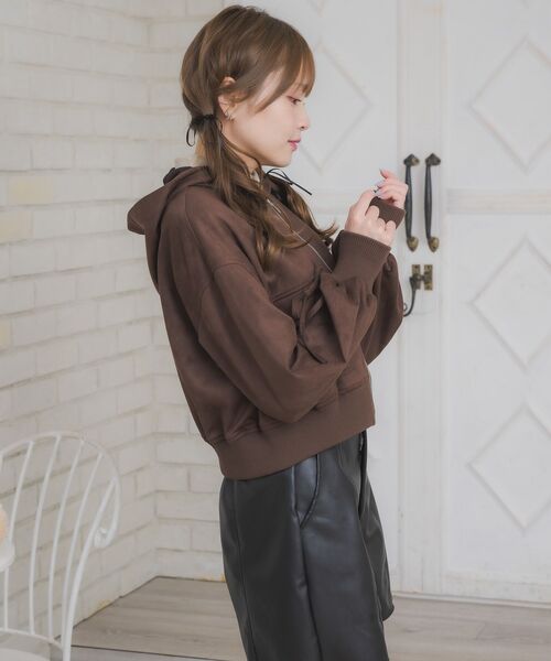 ems excite（エムズエキサイト）の「スエードリボンパーカー（パーカー・レディース・ブラウン/チャコールグレー/ナチュラル・FREE）」の14枚目の写真