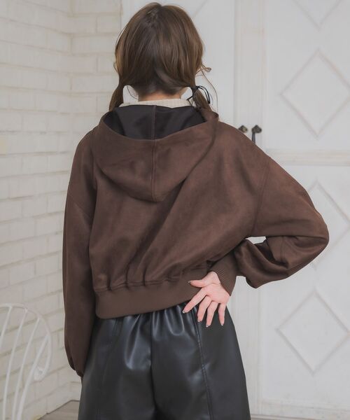 ems excite（エムズエキサイト）の「スエードリボンパーカー（パーカー・レディース・ブラウン/チャコールグレー/ナチュラル・FREE）」の18枚目の写真