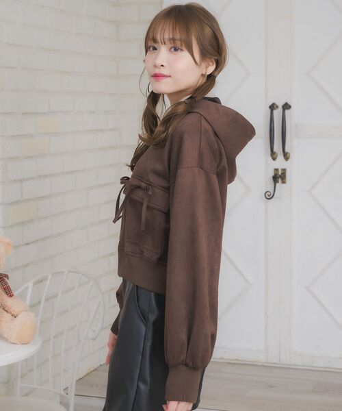 ems excite（エムズエキサイト）の「スエードリボンパーカー（パーカー・レディース・ブラウン/チャコールグレー/ナチュラル・FREE）」の13枚目の写真