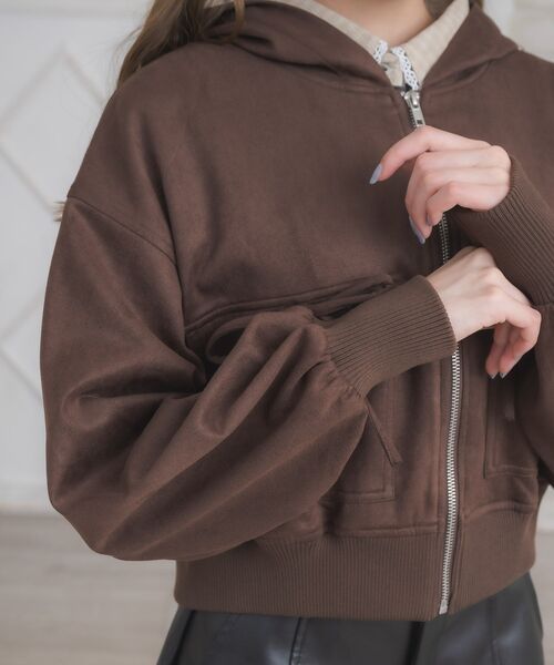 ems excite（エムズエキサイト）の「スエードリボンパーカー（パーカー・レディース・ブラウン/チャコールグレー/ナチュラル・FREE）」の19枚目の写真