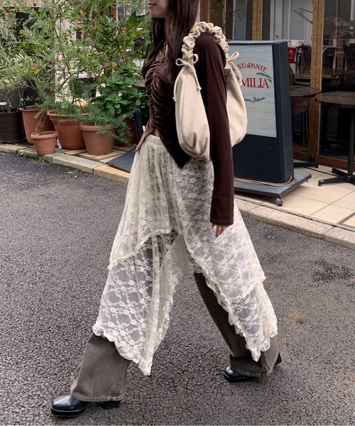 Maison Calme(メゾンカルム)の「【トレンドアイテム】フェイクスウェード クシュクシュリボン ギャザーハーフムーン三日月ショルダーバッグ(ショルダーバッグ・レディース・ブラック/ブラウン/アイボリー・F)」の21枚目の写真